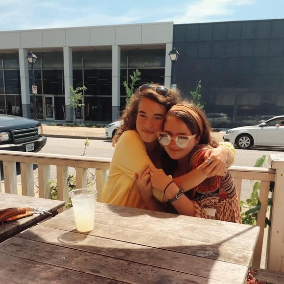 Meet your Posher, Caroline - Picture 1 of 1